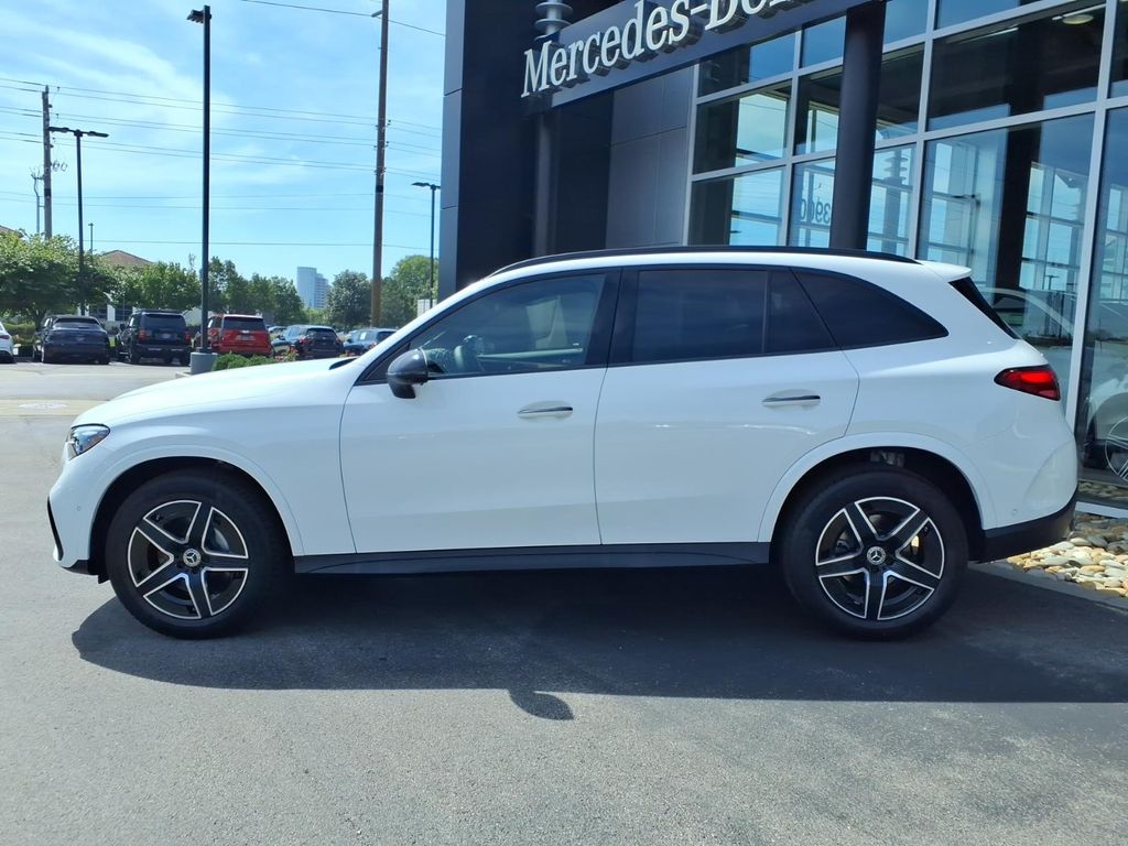 New 2027 Polar White Mercedes-Benz GLC 300 image 3