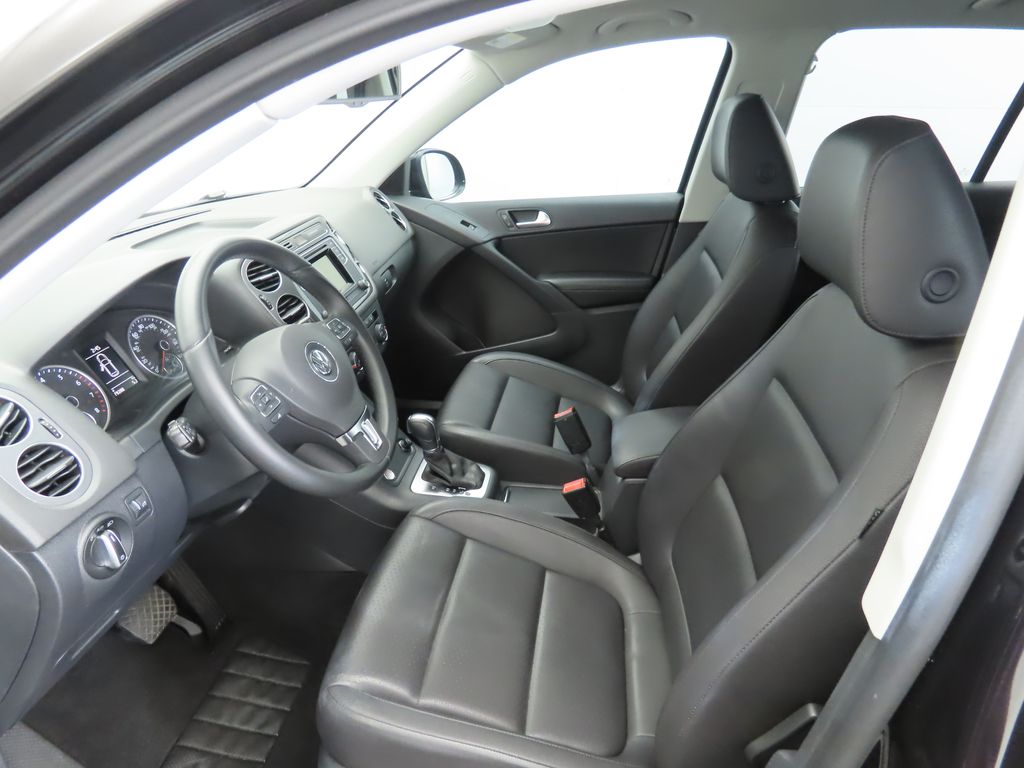 Thumbnail: 2016 Volkswagen Tiguan - 17