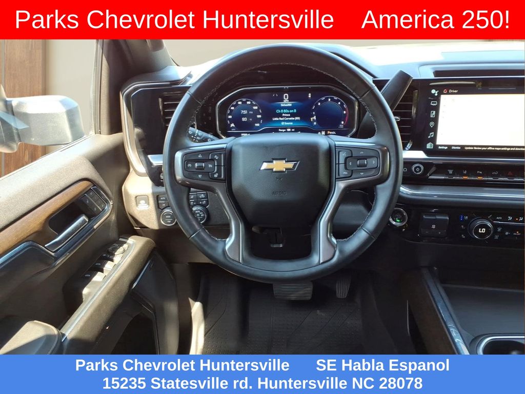 ChevroletSilverado 3500HD23