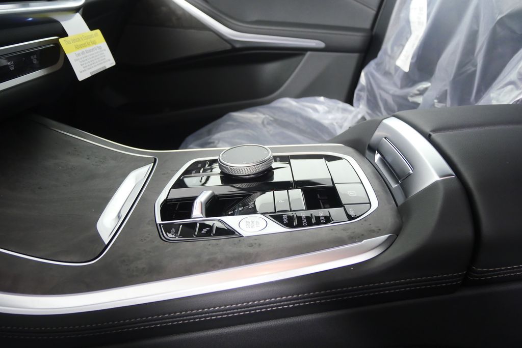 Thumbnail: 2026 BMW X5 - 21