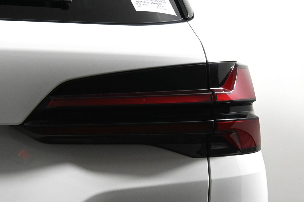 Thumbnail: 2026 BMW X5 - 13