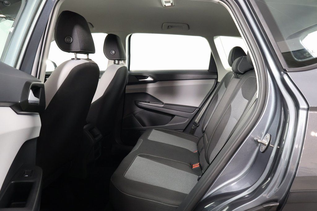 2022 Volkswagen Taos S 11