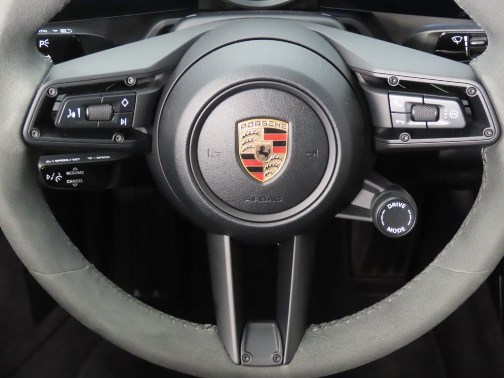 Thumbnail: 2024 Porsche 911 - 19