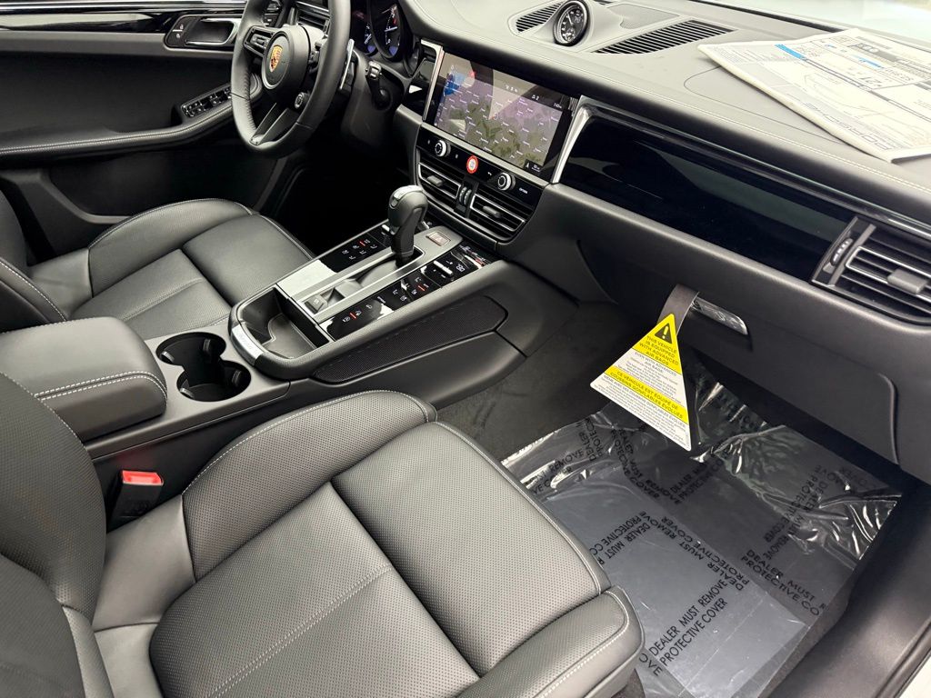 Thumbnail: 2026 Porsche Macan - 28