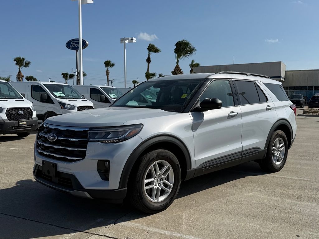 Space White Metallic 2026 Ford Explorer Active RWD SUV / Crossover Rear-Wheel Drive Automatic