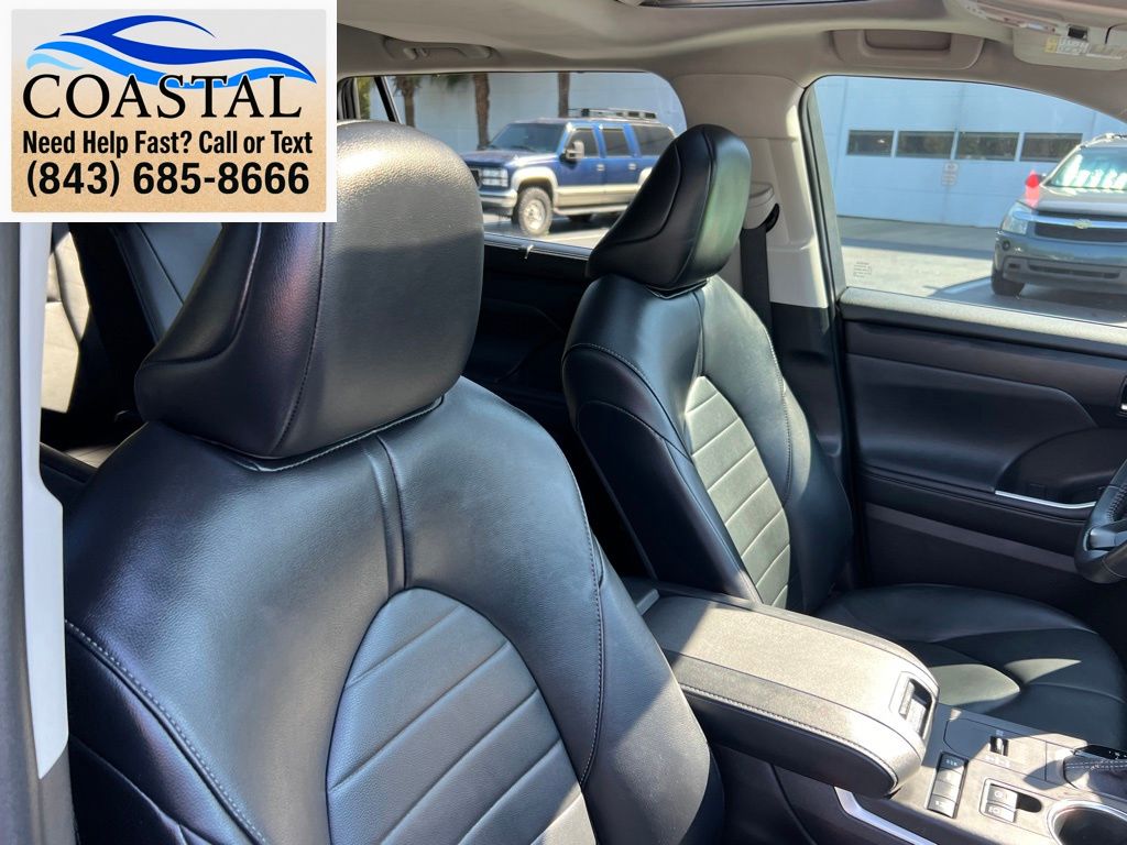 2022 Toyota Highlander XLE Brown at Davis Toyota of Orangeburg