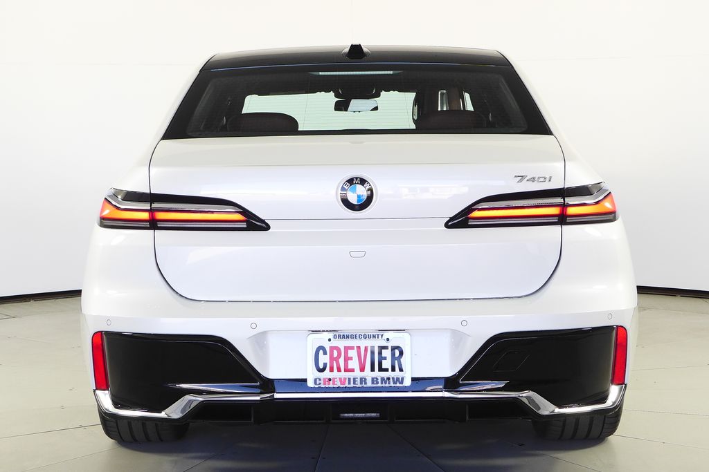 Thumbnail: 2025 BMW 7 Series - 8