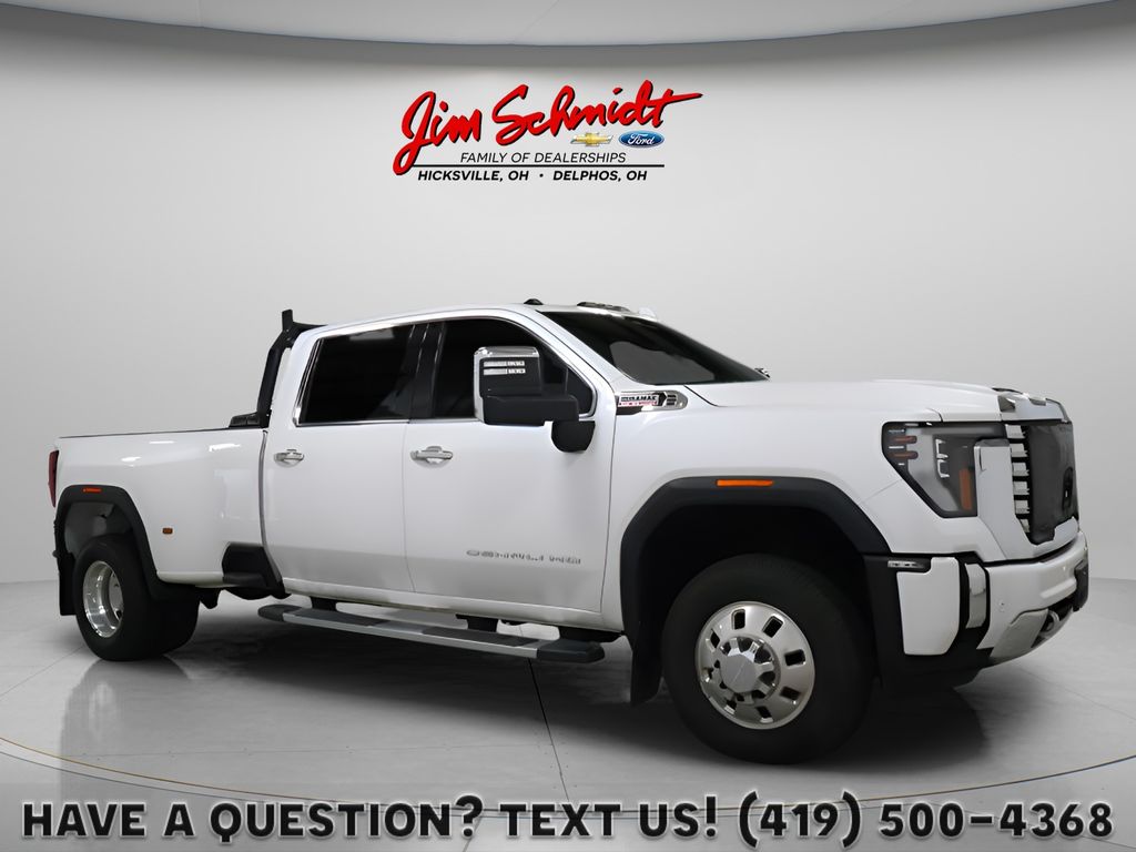 White Frost Tricoat 2025 GMC Sierra 3500HD Denali Crew Cab 4WD Pickup Truck Four-Wheel Drive Automatic