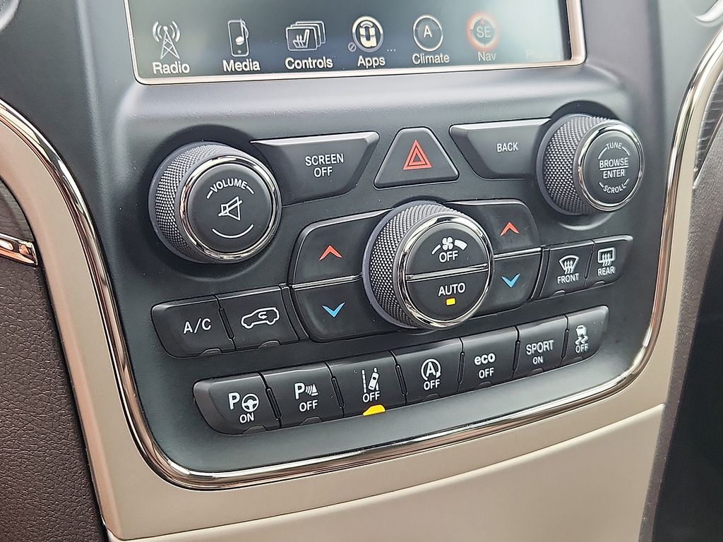 Thumbnail: 2017 Jeep Grand Cherokee - 16