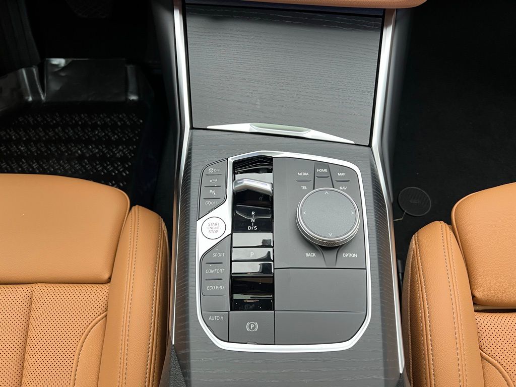 Thumbnail: 2026 BMW 3 Series - 11