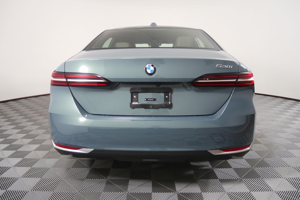 Thumbnail: 2025 BMW 5 Series - 4