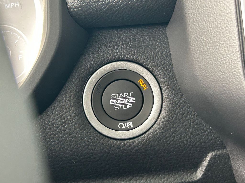 New 2026 Granite Crystal Metallic Clearcoat Ram Laramie image 27