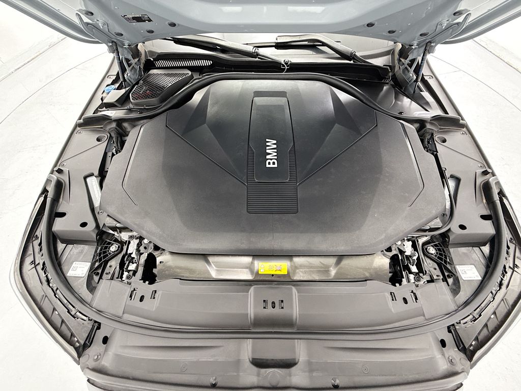 Thumbnail: 2026 BMW i5 - 28