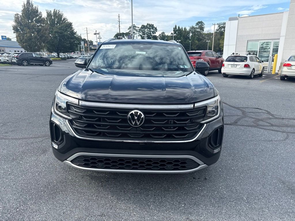 2024 Volkswagen Atlas Cross Sport 2.0T SE Black at Subaru and VW of Moon Township