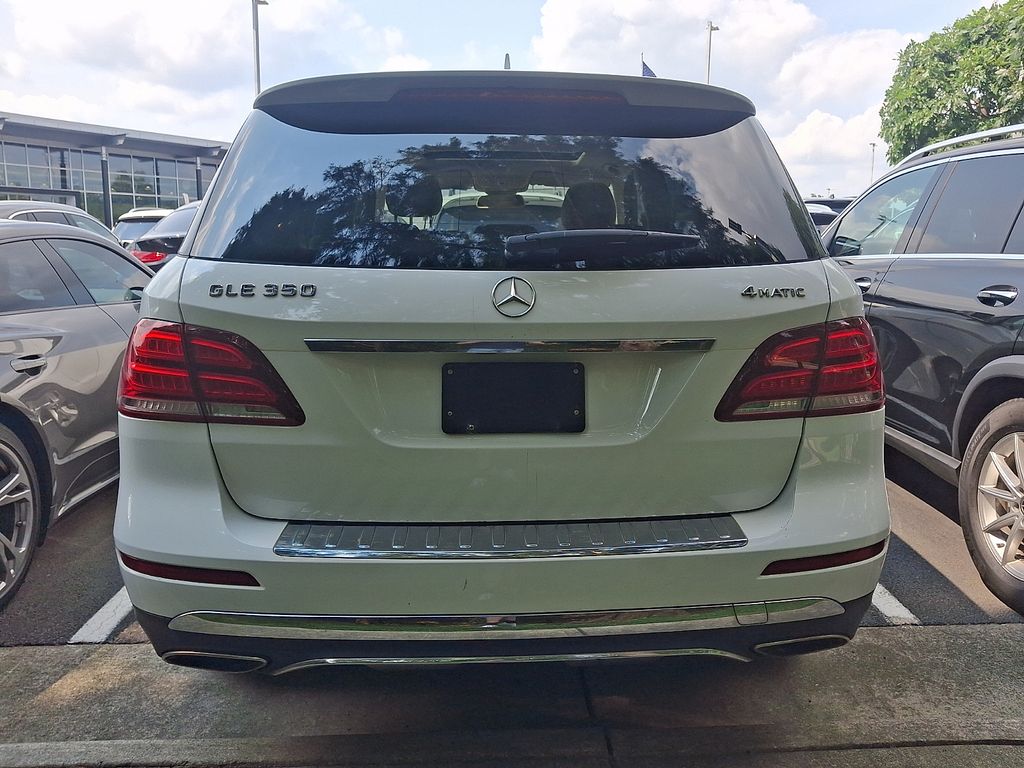 Thumbnail: 2016 Mercedes-Benz GLE - 4