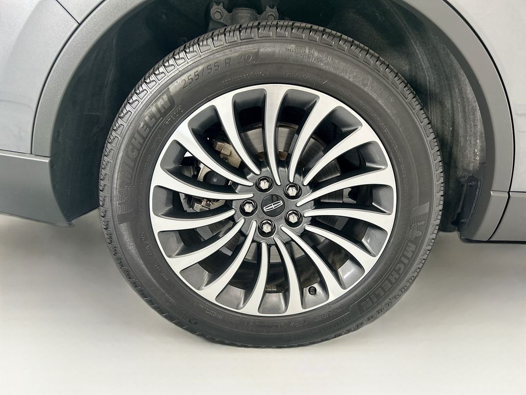 Thumbnail: 2023 Lincoln Aviator - 32