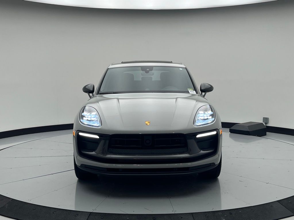Thumbnail: 2025 Porsche Macan - 6