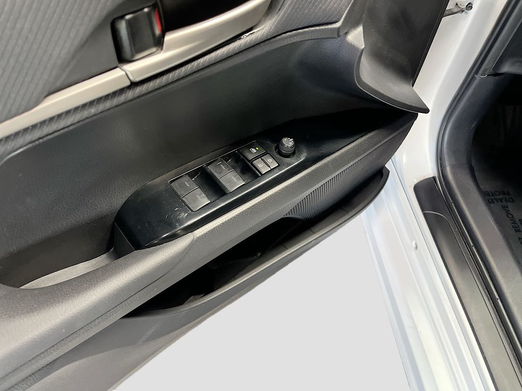 Used 2025 Ice Toyota SE image 18
