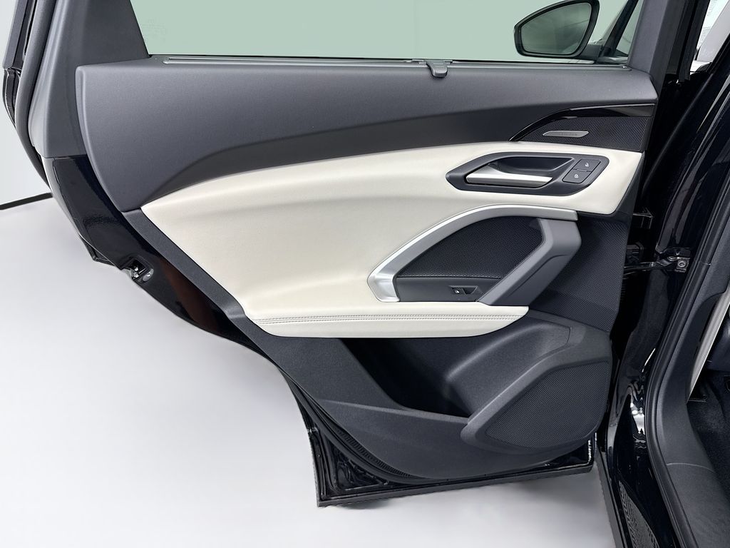 Thumbnail: 2025 Audi Q5 - 25