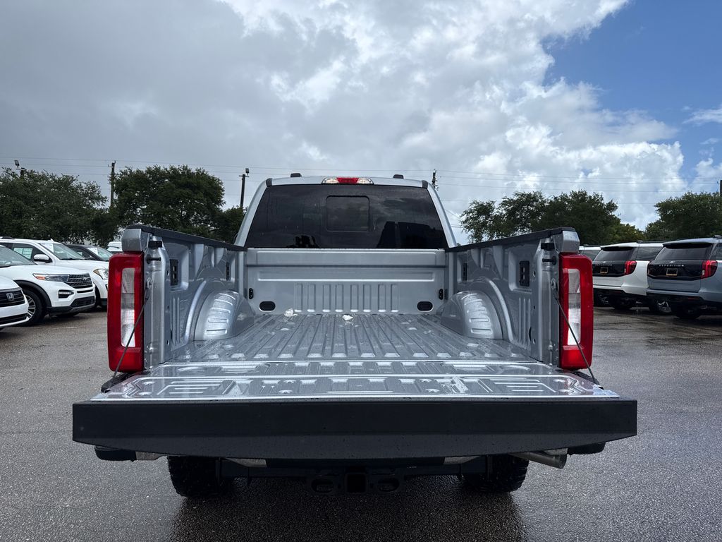2027 Iconic Silver Metallic Ford Super Duty F-250 SRW XLT 4X4 Truck