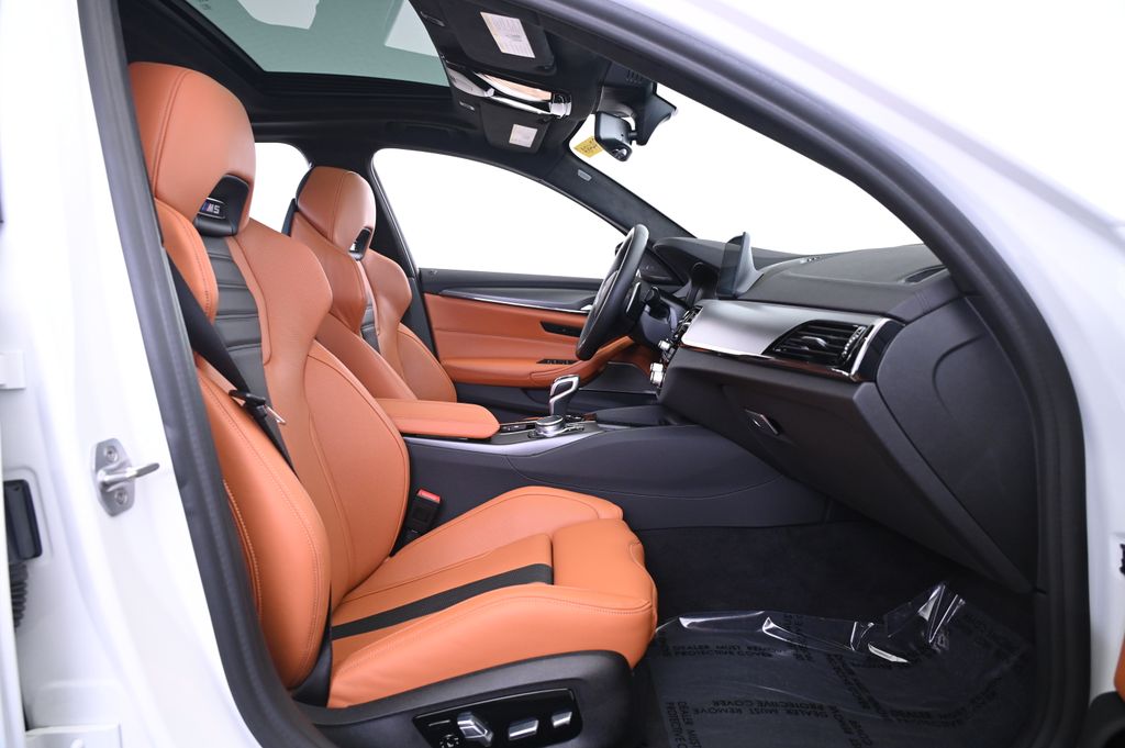 Thumbnail: 2020 BMW M5 - 28