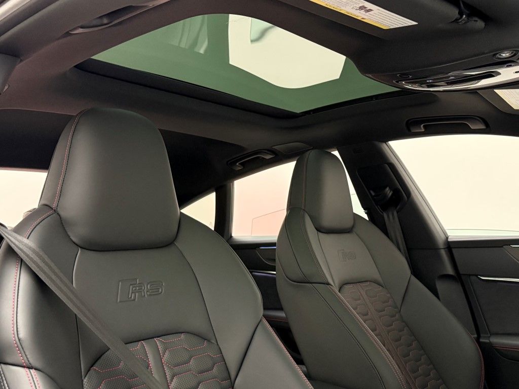 Thumbnail: 2026 Audi RS 7 - 26