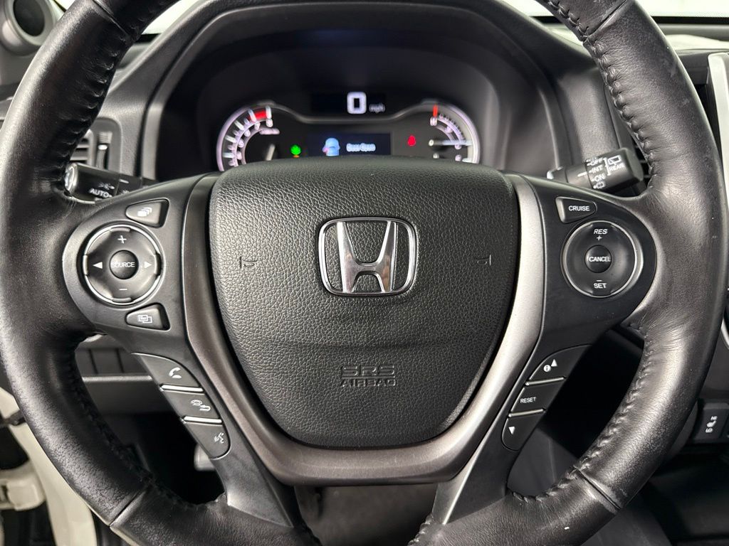 Thumbnail: 2018 Honda Pilot - 17