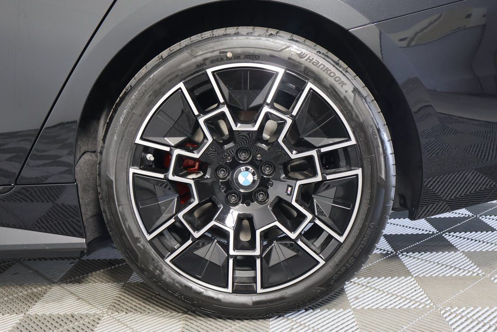 Thumbnail: 2026 BMW i4 - 10