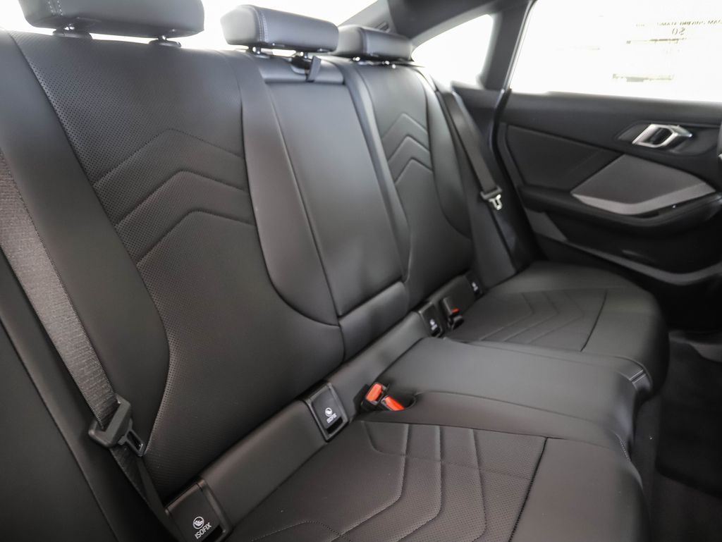 Thumbnail: 2025 BMW 2 Series - 27