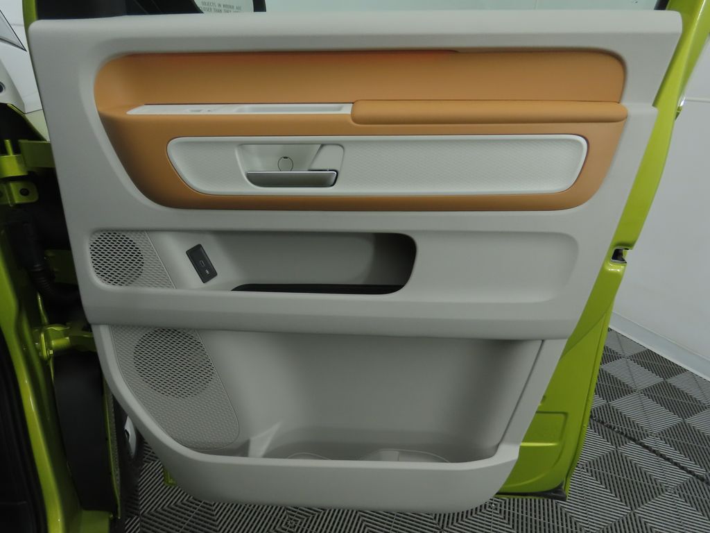 Thumbnail: 2025 Volkswagen ID.Buzz - 27
