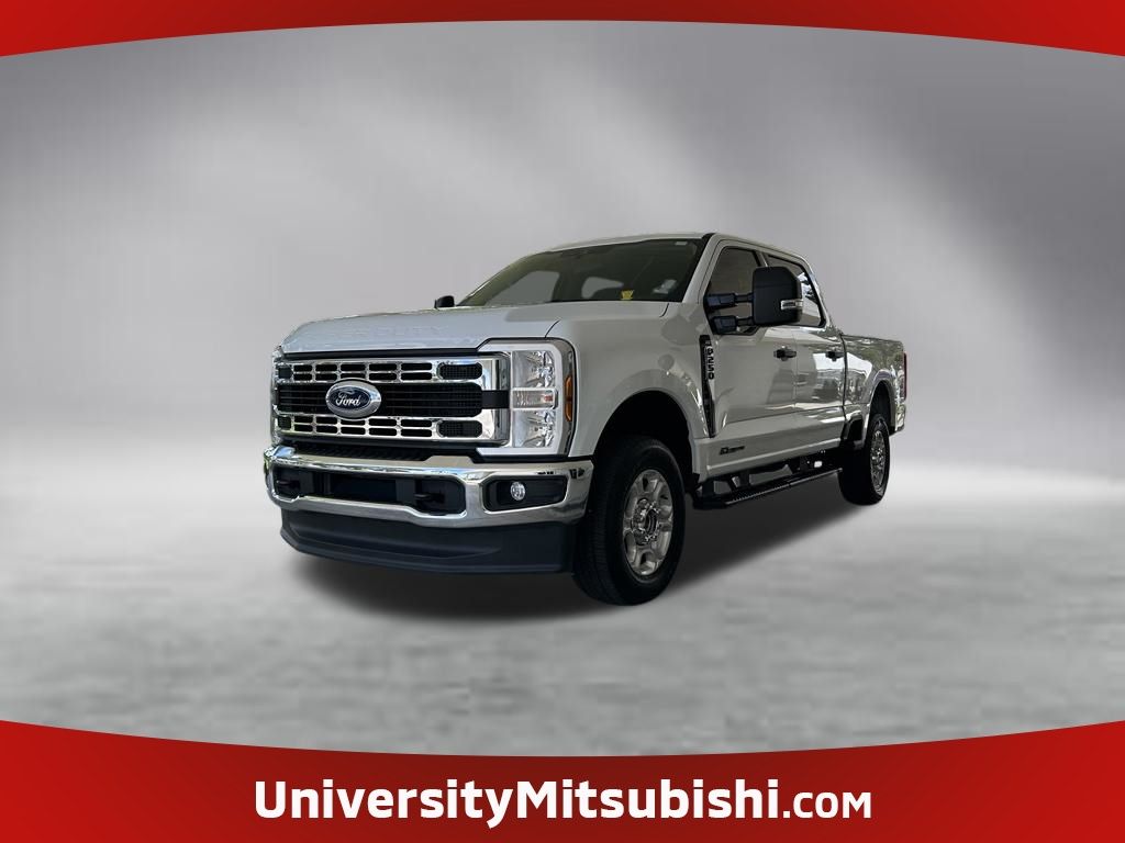 Oxford White 2026 Ford F-250 Super Duty Pickup Truck Four-Wheel Drive Automatic