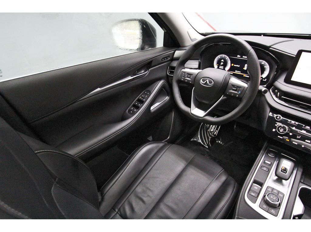 2024 INFINITI QX60 LUXE Black at Central Houston Nissan