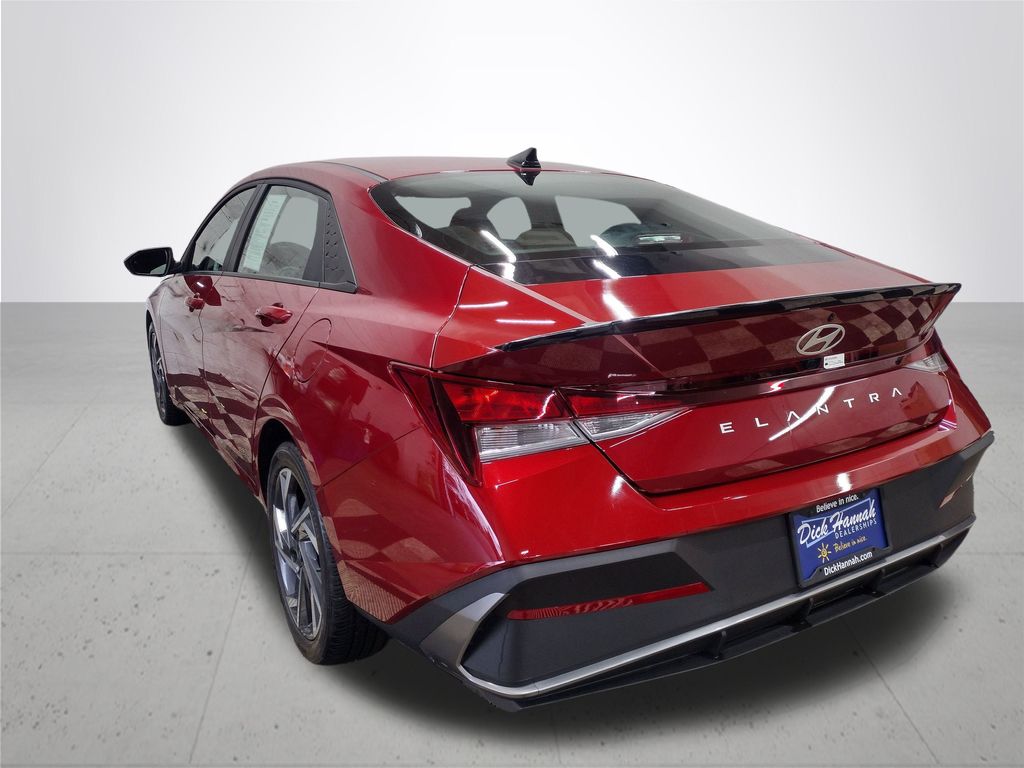 2025 Hyundai Elantra SEL Sport