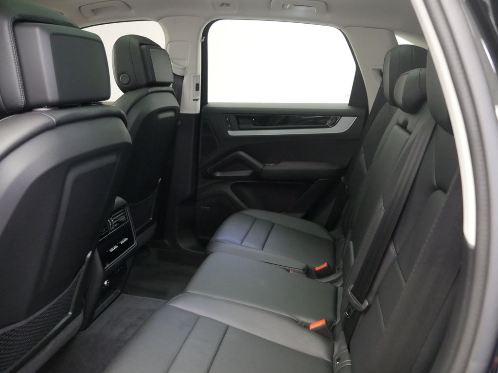 Thumbnail: 2024 Porsche Cayenne - 23