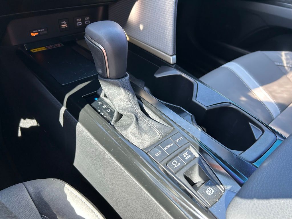 Thumbnail: 2025 Toyota Camry - 27