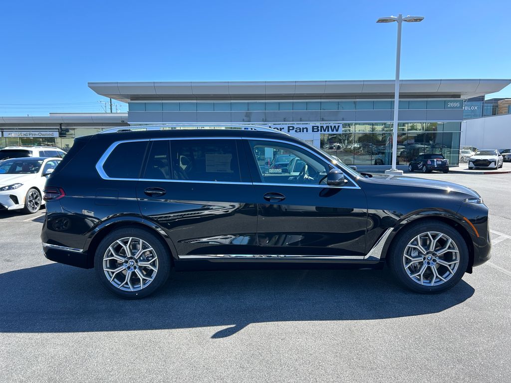 Thumbnail: 2026 BMW X7 - 6