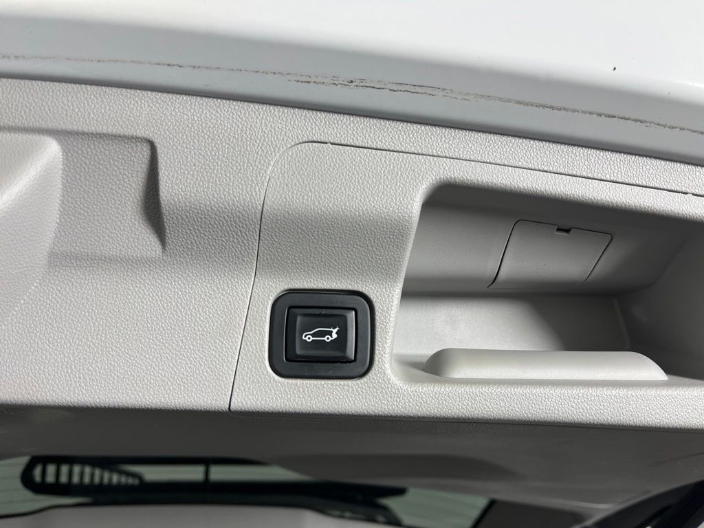 Thumbnail: 2017 GMC Acadia - 10