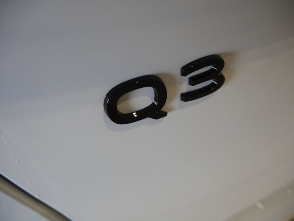 Thumbnail: 2026 Audi Q3 - 9