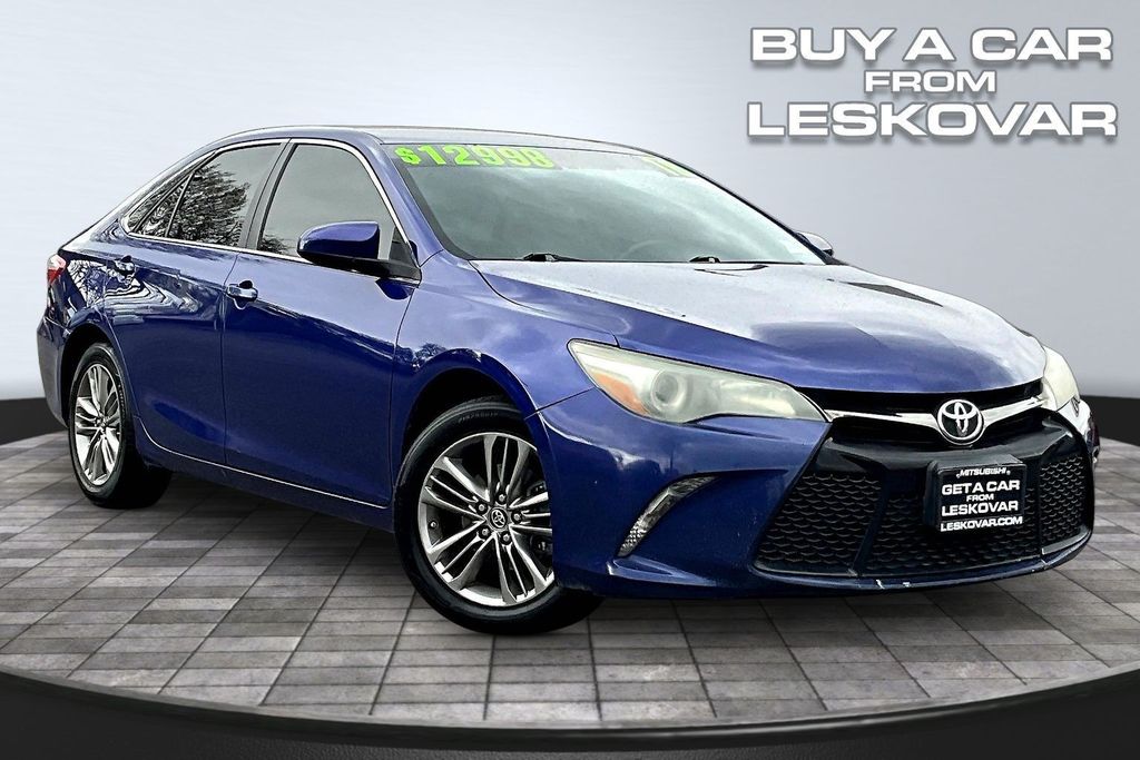 Blue 2016 Toyota Camry SE Sedan Front-Wheel Drive 6-Speed Automatic