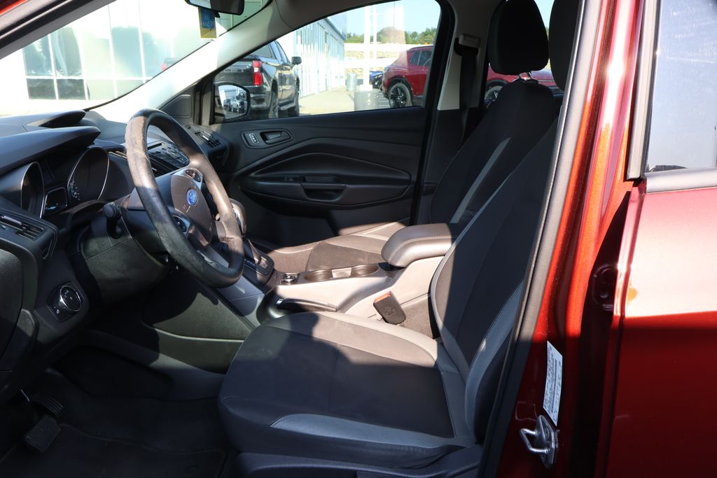2014 Ford Escape S 13