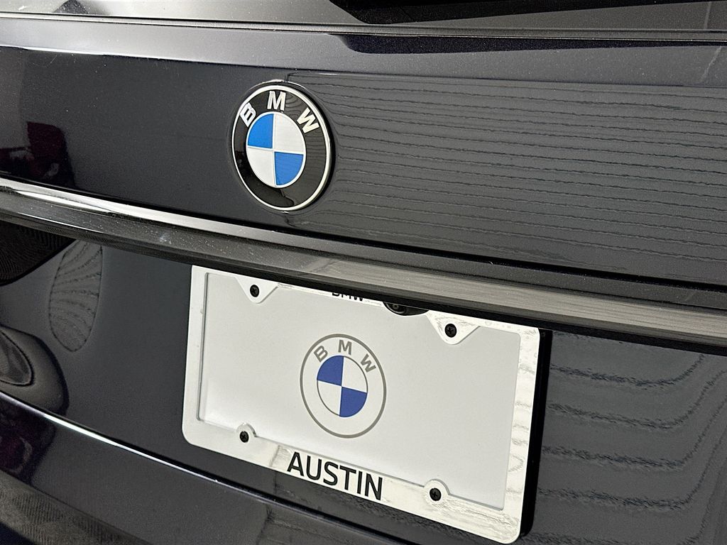 Thumbnail: 2026 BMW X7 - 22