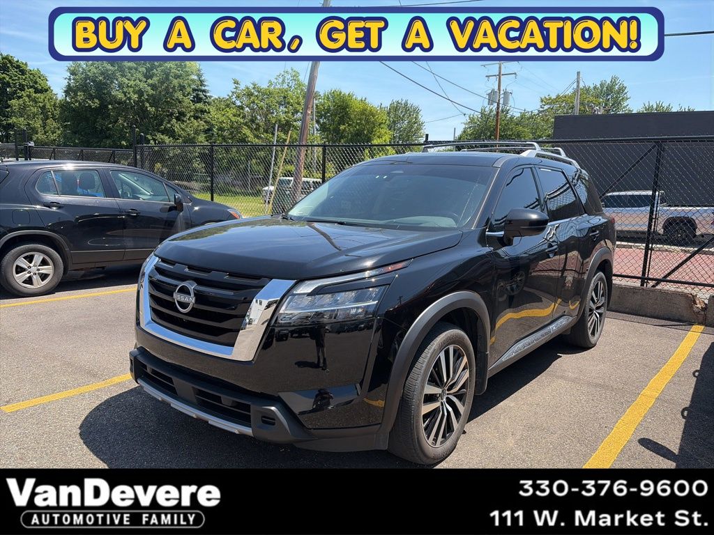 Super Black 2024 Nissan Pathfinder Platinum 4WD SUV / Crossover All-Wheel Drive 9-Speed Automatic