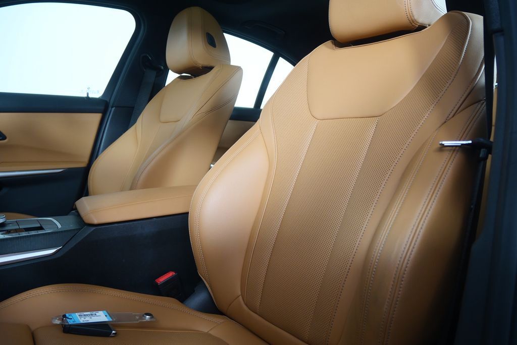 Thumbnail: 2025 BMW 3 Series - 11