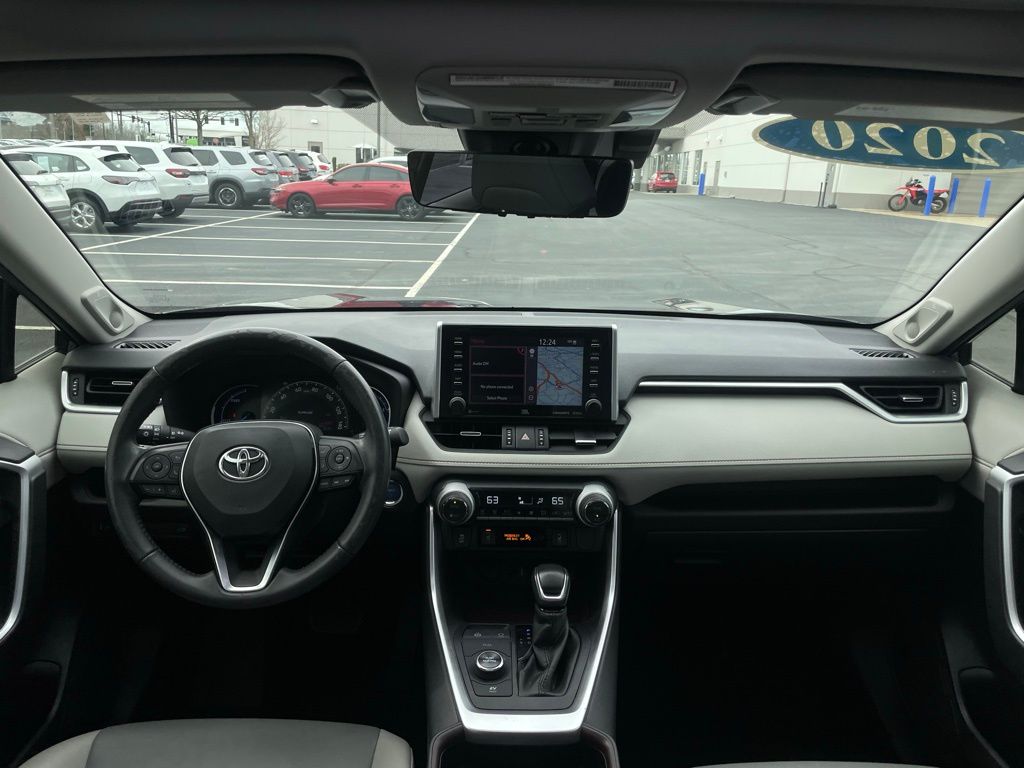 Thumbnail: 2020 Toyota RAV4 - 10