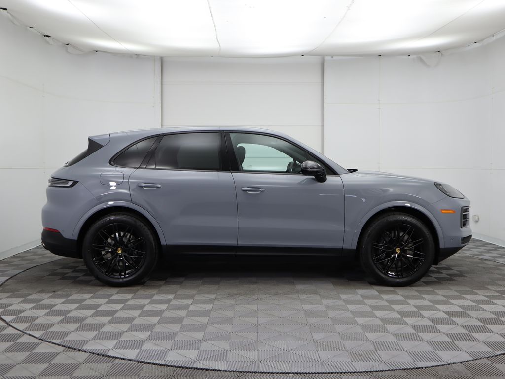 Thumbnail: 2024 Porsche Cayenne - 8