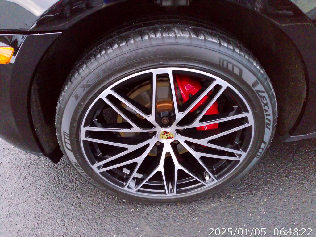 Thumbnail: 2023 Porsche Macan - 11