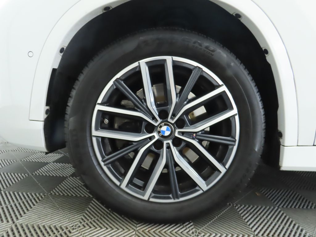 Thumbnail: 2023 BMW X1 - 31