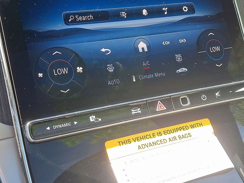 Thumbnail: 2025 Mercedes-Benz GLC - 13