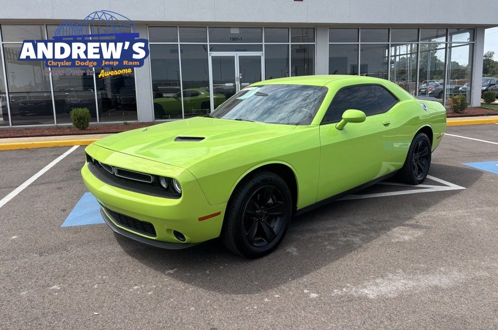 Green (Sublime Metallic Clearcoat) 2023 Dodge Challenger SXT RWD Coupe Rear-Wheel Drive 8-Speed Automatic