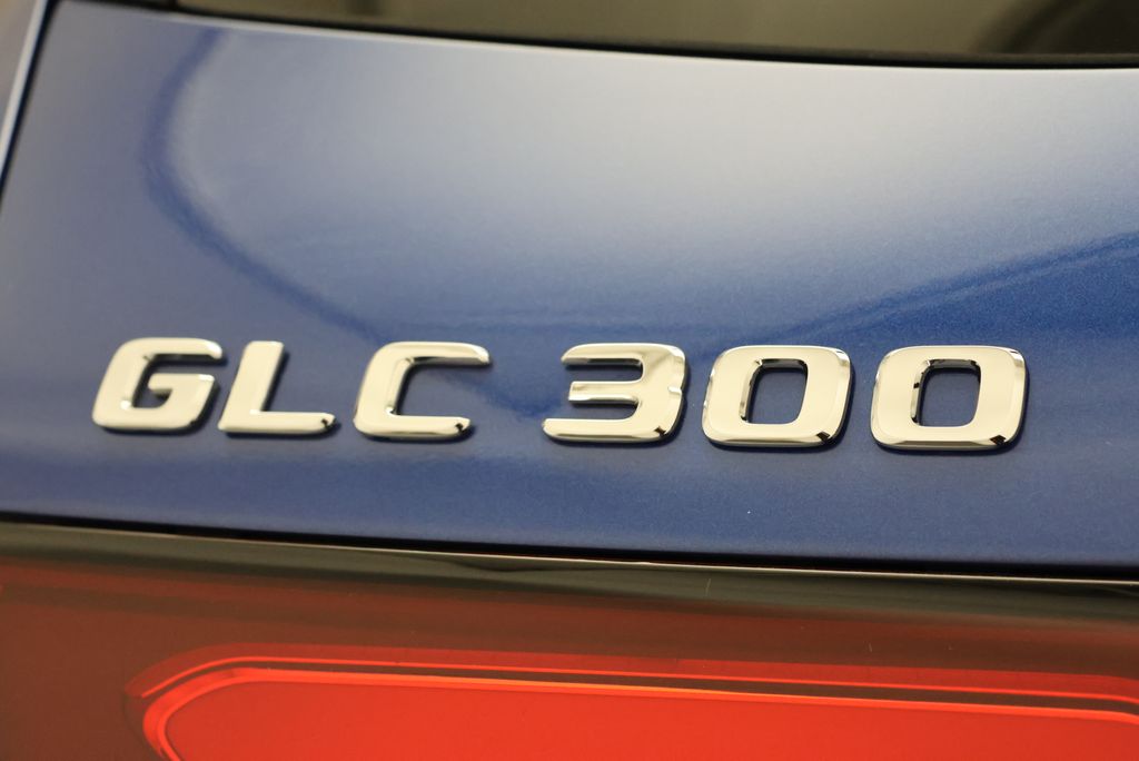 Thumbnail: 2026 Mercedes-Benz GLC - 9